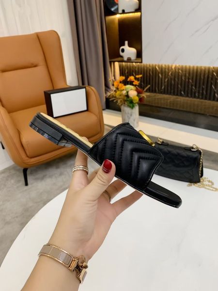 g shoes designer summer beach fashion women lazy low heeled flops leather letters lady cartoonluxury metal ladies 35-42, Black
g shoes designer summer beach fashion women lazy low heeled flops leather letters lady cartoonluxury metal ladies 35-42, Black