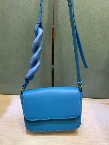 mf877 special-interest design thick straps trendy solid color cowhide chain small bag japanese and korean ins
mf877 special-interest design thick straps trendy solid color cowhide chain small bag japanese and korean ins
