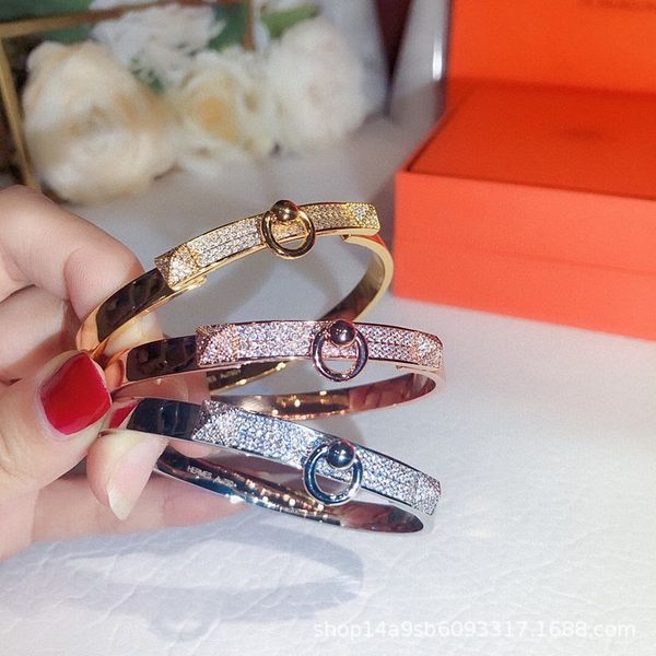 classic full diamond circle nose half diamond rose gold white buckle kelly bracelet female pyramid exclusive jewelry sale, Black
classic full diamond circle nose half diamond rose gold white buckle kelly bracelet female pyramid exclusive jewelry sale, Black