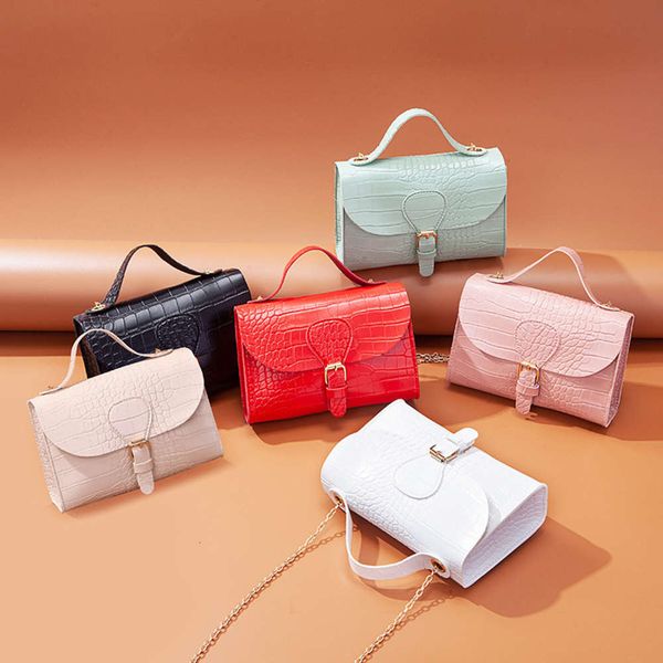 ladies 2021 winter korean crocodile pin buckle chain small square single shoulder messenger mobile phone bag
ladies 2021 winter korean crocodile pin buckle chain small square single shoulder messenger mobile phone bag