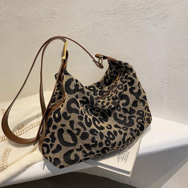 evening bags leopard print crossbody for women 2021 soft pu leather small shoulder bag female chain ladies wild sac a main
evening bags leopard print crossbody for women 2021 soft pu leather small shoulder bag female chain ladies wild sac a main