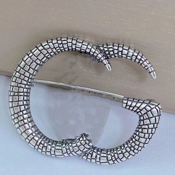 korean multi-style letter brooch, rhinestones, pearls, super flash temperament, gentle ladies style coat, cardigan, big-name accessories, hi, Gray
korean multi-style letter brooch, rhinestones, pearls, super flash temperament, gentle ladies style coat, cardigan, big-name accessories, hi, Gray