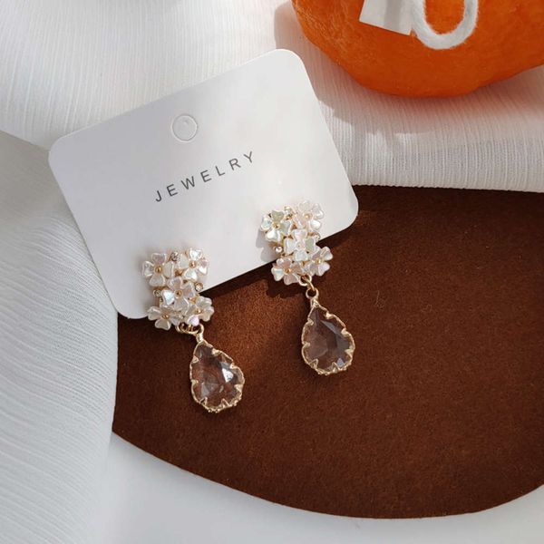 s925 silver needle earrings summer super fairy small fresh flower earrings round face light luxury zircon
s925 silver needle earrings summer super fairy small fresh flower earrings round face light luxury zircon