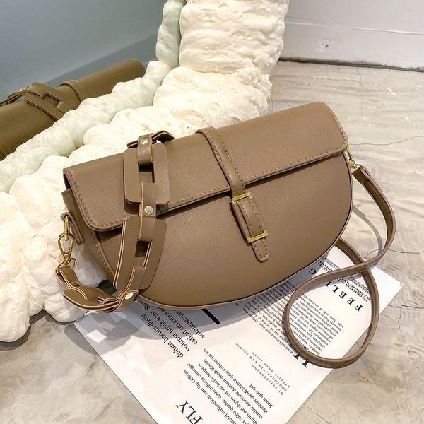 niche design handbags 2021 new fashion messenger bag selling shoulder bag underarm dual-use width: 23cm
niche design handbags 2021 new fashion messenger bag selling shoulder bag underarm dual-use width: 23cm