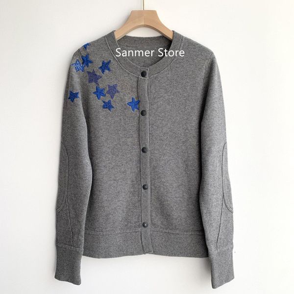 2021 new casaco l malha feminina com decote em v mistura de caxemira bordado estrelas manga longa gx4a, White;black
2021 new casaco l malha feminina com decote em v mistura de caxemira bordado estrelas manga longa gx4a, White;black