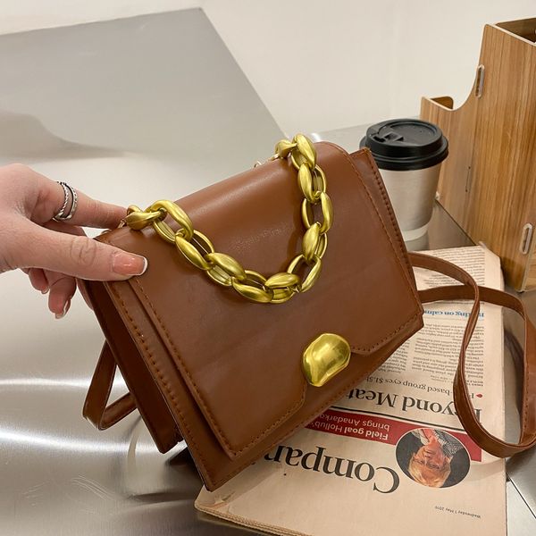 square small fashion red female spring season new messenger bag net 20201 retro portable textured pumra
square small fashion red female spring season new messenger bag net 20201 retro portable textured pumra