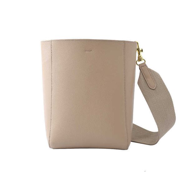 designer luxury bag design new broadband messenger sangle bucket large-capacity small red wild ck hand{category} women's leather handba, Red;black
designer luxury bag design new broadband messenger sangle bucket large-capacity small red wild ck hand{category} women's leather handba, Red;black