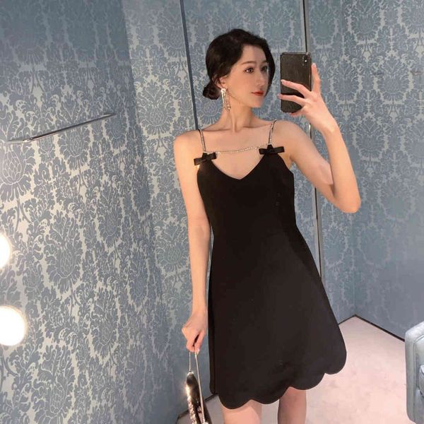 casual dresses women v-neck spaghetti strap black party 2021 summer fashion elegant diamonds a-line mini korean robe femme 2w, Black;gray
casual dresses women v-neck spaghetti strap black party 2021 summer fashion elegant diamonds a-line mini korean robe femme 2w, Black;gray