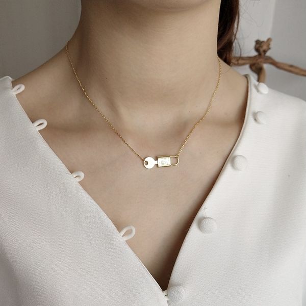 louleur 925 sterling silver lock key pendant necklace gold creative elegant exquisite necklace for women birthday jewelry gift q0531
louleur 925 sterling silver lock key pendant necklace gold creative elegant exquisite necklace for women birthday jewelry gift q0531