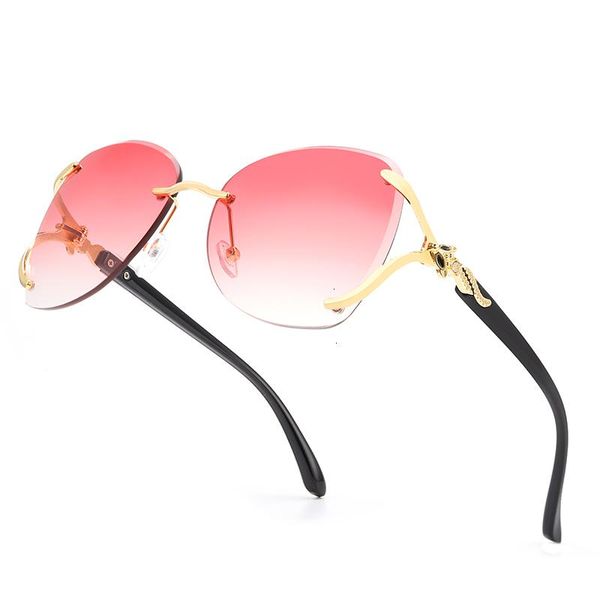 sunglasses sc gradient ladies fashion glasses legs design random uv400 shades for women, White;black
sunglasses sc gradient ladies fashion glasses legs design random uv400 shades for women, White;black