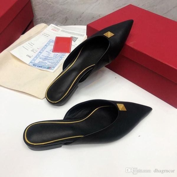 a2 new summer luxury women black leather rivets red bottom slipper indoor outdoor slipper couple fashion sandals size 35-40
a2 new summer luxury women black leather rivets red bottom slipper indoor outdoor slipper couple fashion sandals size 35-40