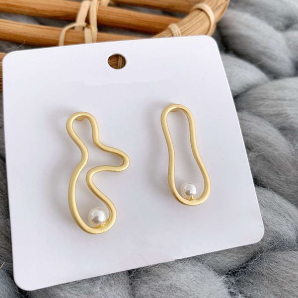 hbp fashion in autumn winter 2021, she is dumb, golden, abstract, unsymmetrical, cool cool, with personality of small crowd and a wide, Silver
hbp fashion in autumn winter 2021, she is dumb, golden, abstract, unsymmetrical, cool cool, with personality of small crowd and a wide, Silver