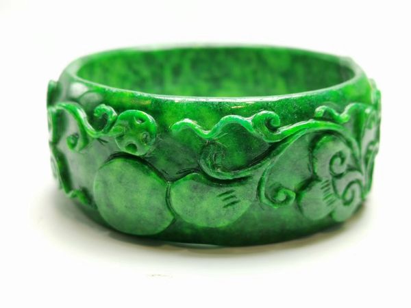 natural myanmar emerald green jade bangles hand carved flower jadeite bracelets jade bangles jade jewelry, Red;blue
natural myanmar emerald green jade bangles hand carved flower jadeite bracelets jade bangles jade jewelry, Red;blue