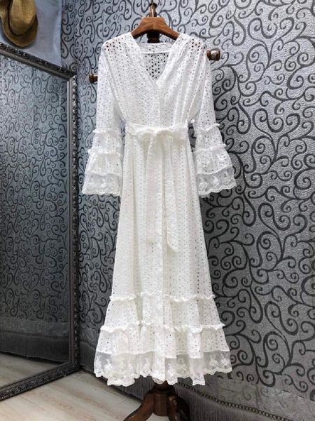 casual dresses hollow out embroidery long dress 2021 autumn style women v-neck bow belt deco flare sleeve white yellow maxi vestido, Black;gray
casual dresses hollow out embroidery long dress 2021 autumn style women v-neck bow belt deco flare sleeve white yellow maxi vestido, Black;gray