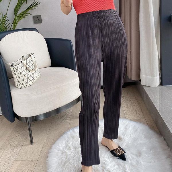 plus size pants for women 45-75kg 2021 summer stretch miyake pleated high waist solid color casual ankle-length pant, Black
plus size pants for women 45-75kg 2021 summer stretch miyake pleated high waist solid color casual ankle-length pant, Black