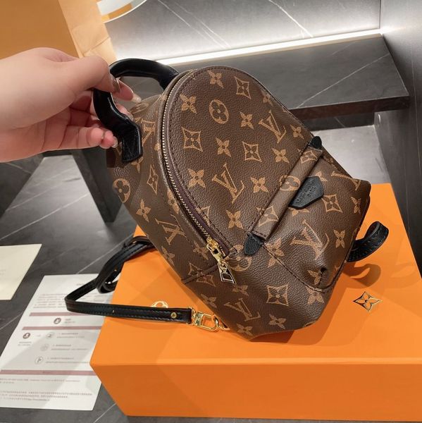 the designers 2021 soft leather women handbag capacity tote bags fashion makeup luxurys brang logo bag -l0261, Red;black
the designers 2021 soft leather women handbag capacity tote bags fashion makeup luxurys brang logo bag -l0261, Red;black