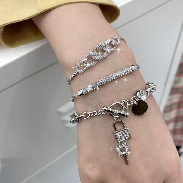 charm bracelets xingge fashion bling rhinestone key lock toggle clasp chunky curb chain bracelet for women korean stick party jewelry, Golden;silver
charm bracelets xingge fashion bling rhinestone key lock toggle clasp chunky curb chain bracelet for women korean stick party jewelry, Golden;silver