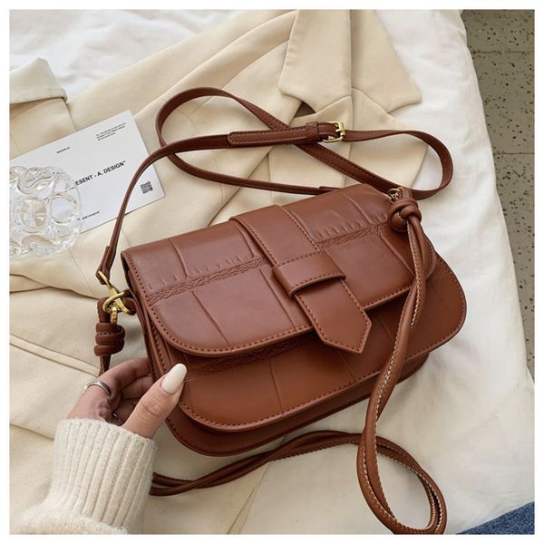fall winter retro saddle handbag designer ladies alligator chic shoulder bolsa weave chains crocodile pattern crossbody purses c0228
fall winter retro saddle handbag designer ladies alligator chic shoulder bolsa weave chains crocodile pattern crossbody purses c0228