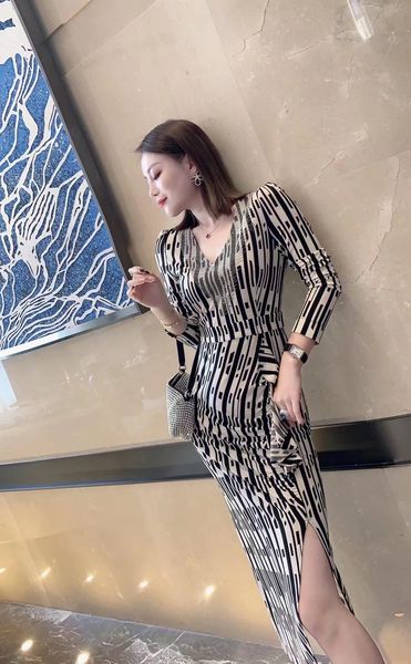 215 xl 2021 spring summer long sleeve v neck dress fashion dress womens clothes weilan, Black;gray
215 xl 2021 spring summer long sleeve v neck dress fashion dress womens clothes weilan, Black;gray