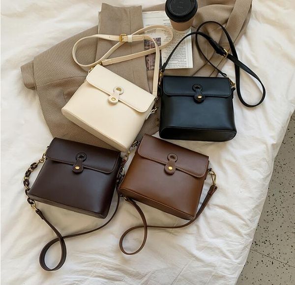cross body explosive cross-body handbags 2021 fashionable temperament all-match western style one-shoulder bucket bag
cross body explosive cross-body handbags 2021 fashionable temperament all-match western style one-shoulder bucket bag