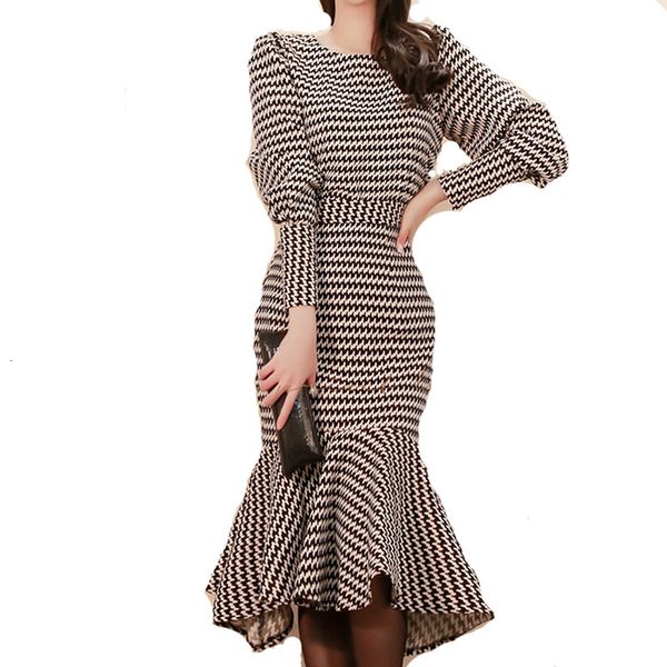 female fashion spring 2021 temperament + waist hip fishtail bundle skirt quality winter kiqs, White
female fashion spring 2021 temperament + waist hip fishtail bundle skirt quality winter kiqs, White