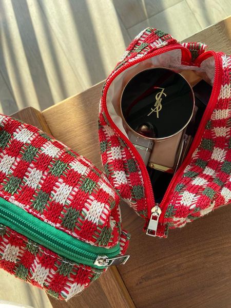 new knitted cosmetic pouch women makeup bag organizer korean toiletry necesserie bag girl beauty brush storage case cute clutch
new knitted cosmetic pouch women makeup bag organizer korean toiletry necesserie bag girl beauty brush storage case cute clutch