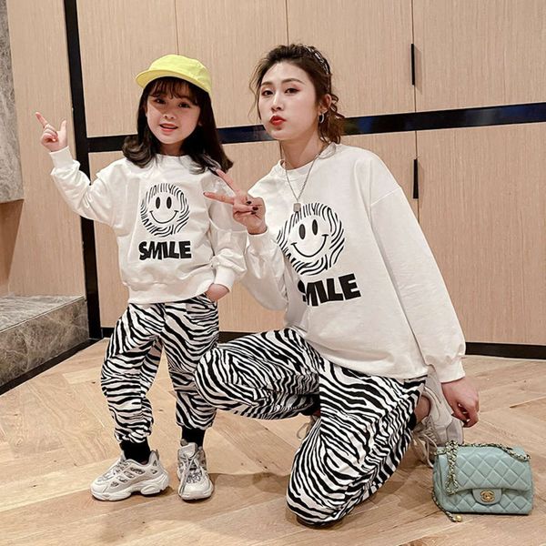 spring net red girl's suit with foreign sle 2021 new parent child mother women's drs korean sports two piece set fashion, Blue
spring net red girl's suit with foreign sle 2021 new parent child mother women's drs korean sports two piece set fashion, Blue