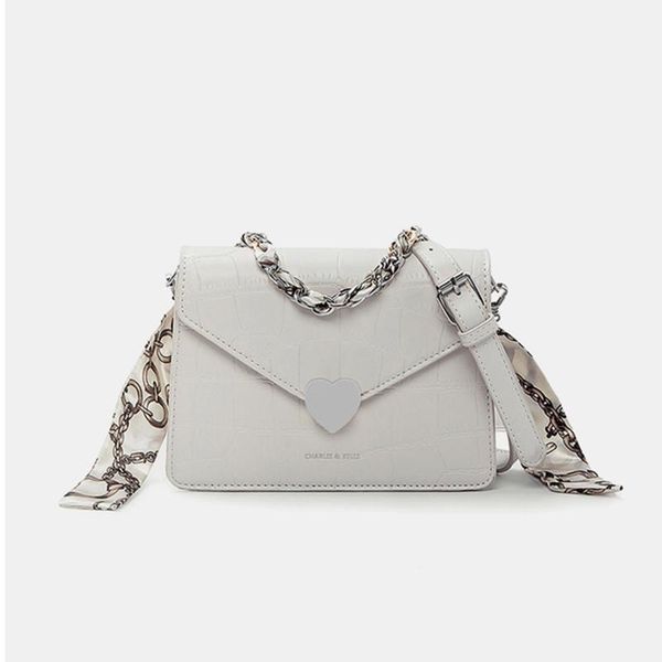 evening bags 2021 shoulder messenger bag fashion female white pu rivet chain handbag
evening bags 2021 shoulder messenger bag fashion female white pu rivet chain handbag