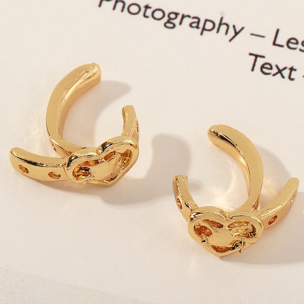 ez3229 fashion jewelry design love creative heart earrings without ear holes, Silver
ez3229 fashion jewelry design love creative heart earrings without ear holes, Silver