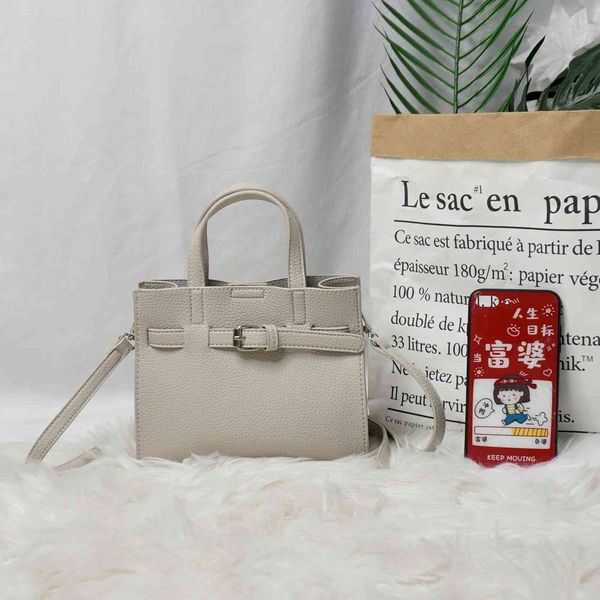 women's 2021 new fashion net red litchi pattern kelly hand foreign style one shoulder messenger bag
women's 2021 new fashion net red litchi pattern kelly hand foreign style one shoulder messenger bag