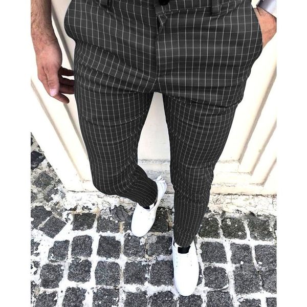 2021 herfst slim fit plaid print trend loose feet harm book men casual sport broek, Black
2021 herfst slim fit plaid print trend loose feet harm book men casual sport broek, Black