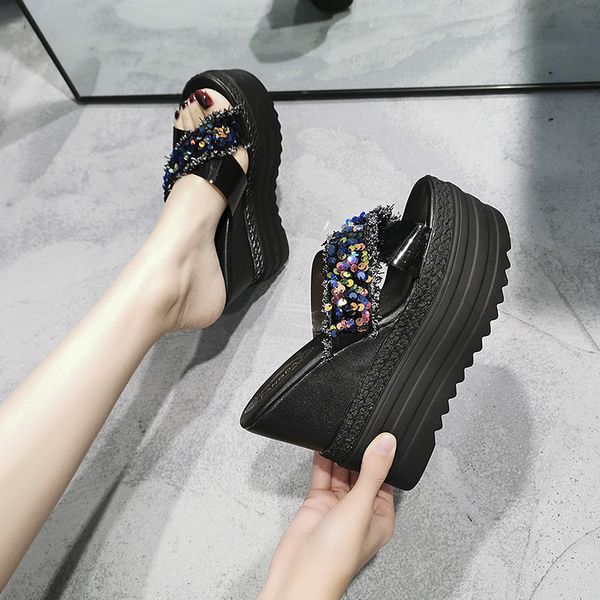 2021 new summer thick-soled proof dthick water shoes outer woman wear transparent cross sequins anti-slip slide ladies smok, Black
2021 new summer thick-soled proof dthick water shoes outer woman wear transparent cross sequins anti-slip slide ladies smok, Black