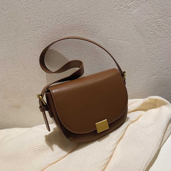 single shoulder bag fashion simple small 2021 saddle korean popular women's portable menger
single shoulder bag fashion simple small 2021 saddle korean popular women's portable menger