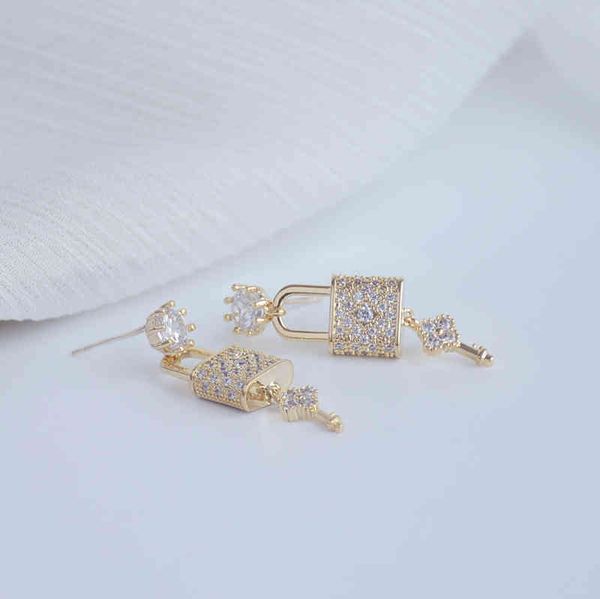 xinbada 14k real gold plated micro-inlaid zircon full diamond exquisite lock flower key earrings for woman daily party earring, Golden;silver
xinbada 14k real gold plated micro-inlaid zircon full diamond exquisite lock flower key earrings for woman daily party earring, Golden;silver