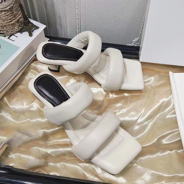70% off wholesale flip-flops women sandals summer breathable real leather designer shoes bread slippers the clouds, comfort fashion luxury, Black
70% off wholesale flip-flops women sandals summer breathable real leather designer shoes bread slippers the clouds, comfort fashion luxury, Black