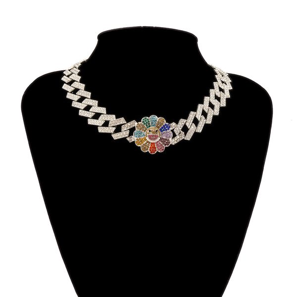European and American hip-hop fashion ladies punk style Cuban necklace retro personality sunflower alloy womens jewelry
European and American hip-hop fashion ladies punk style Cuban necklace retro personality sunflower alloy womens jewelry