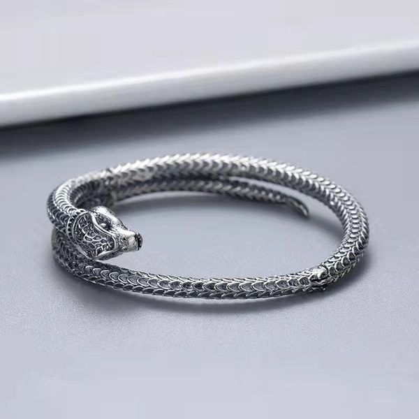 2021 new retro snake-shaped bangle 925 silver designer bracelets ladies party jewelry with box, Black
2021 new retro snake-shaped bangle 925 silver designer bracelets ladies party jewelry with box, Black