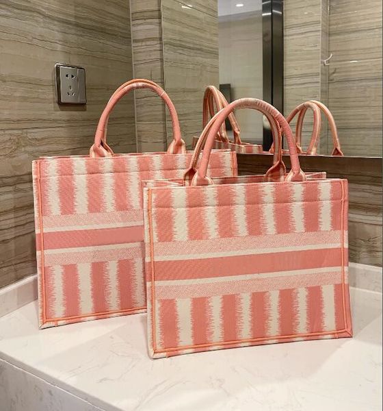 2021 designer totes shoulder bags women's luxury classic letter printed shopping bag fashion handbag
2021 designer totes shoulder bags women's luxury classic letter printed shopping bag fashion handbag