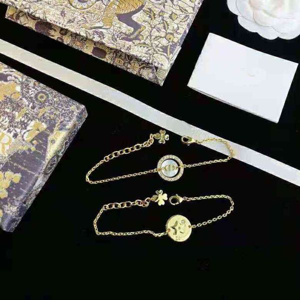 luxry fashion design bracelet jewelry d/or 2021 cletter double women's amonhigh version women, Golden;silver
luxry fashion design bracelet jewelry d/or 2021 cletter double women's amonhigh version women, Golden;silver