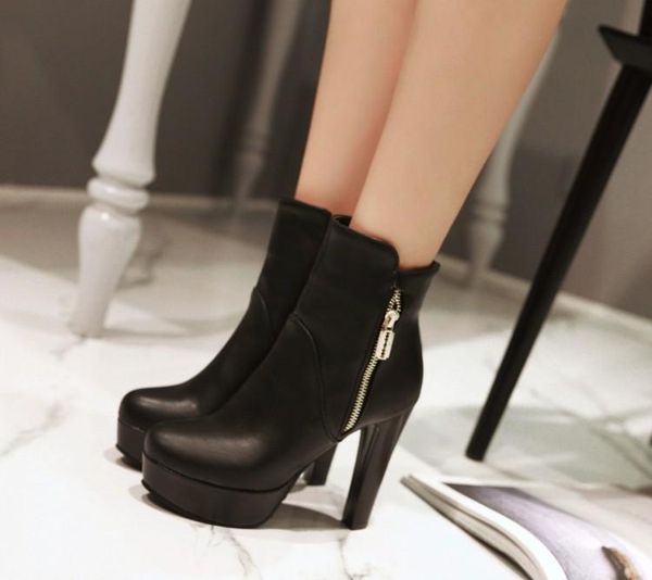 boots oversized europeans and americans with round head, heel high side zipper waterproof platform, Black
boots oversized europeans and americans with round head, heel high side zipper waterproof platform, Black