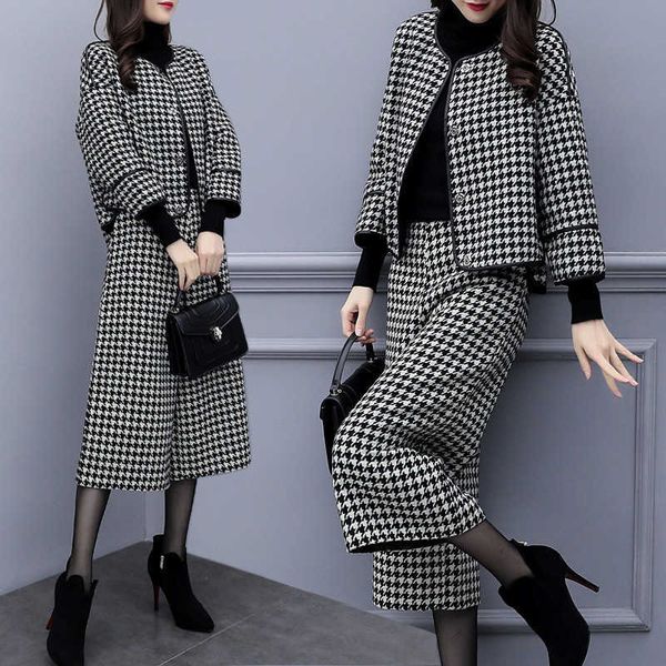 autumn and winter women's suit temperament check coat two-piece slim short ladies jacket elegant wide-leg pants 210527, White
autumn and winter women's suit temperament check coat two-piece slim short ladies jacket elegant wide-leg pants 210527, White