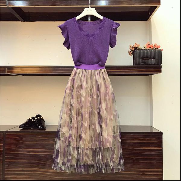 elegant sleeveless ruffled thin sweater camouflage print mesh skirts two piece set women v neck knitted skirt sets, Gray
elegant sleeveless ruffled thin sweater camouflage print mesh skirts two piece set women v neck knitted skirt sets, Gray