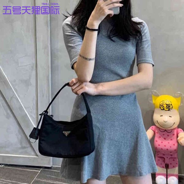 factory outlet luxury handbags and storage p family three in one armpit female hobo same style medieval waterproof nylon
factory outlet luxury handbags and storage p family three in one armpit female hobo same style medieval waterproof nylon