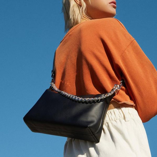 shoulder bags vintage thick chain handbag tote underarm women bag soft leathersolid color crossbody messenger baguette handbags
shoulder bags vintage thick chain handbag tote underarm women bag soft leathersolid color crossbody messenger baguette handbags