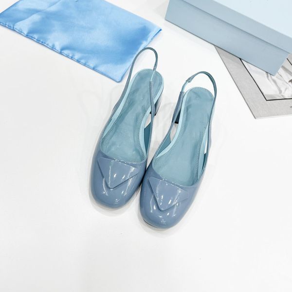 2022 summer is the most beautiful, young and advanced cow patent leather material, with sheepskin high-heeled sandals size 35-40, Black
2022 summer is the most beautiful, young and advanced cow patent leather material, with sheepskin high-heeled sandals size 35-40, Black