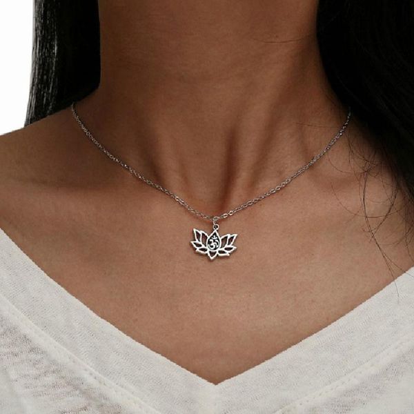 fashion simple hollow out lotus pendant necklace female wedding silver color clavicle chain elegant girl party jewelry gift
fashion simple hollow out lotus pendant necklace female wedding silver color clavicle chain elegant girl party jewelry gift