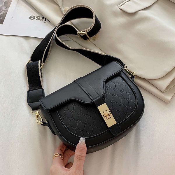 summer bag women's 2021 single shoulder korean ins versatile fashion foreign style saddle
summer bag women's 2021 single shoulder korean ins versatile fashion foreign style saddle
