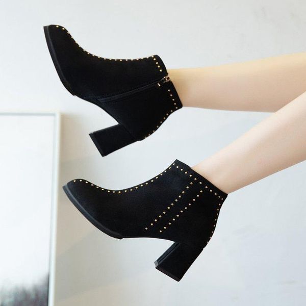 boots 2021 rivet black flock ankle for women shoes woman fashion winter zipper square block high heels mujer
boots 2021 rivet black flock ankle for women shoes woman fashion winter zipper square block high heels mujer