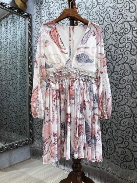 casual dresses deep v neck dress 2021 spring summer party club women hand made beading deco long sleeve a-line vintage print chic, Black;gray
casual dresses deep v neck dress 2021 spring summer party club women hand made beading deco long sleeve a-line vintage print chic, Black;gray