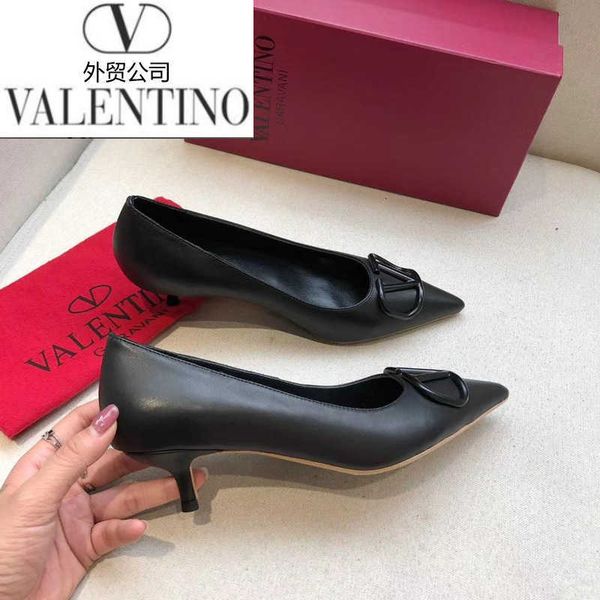 designer luxury women high heels sandals slippers mules slides pumps loafers men ballerinas sneakers dress shoes hvux, Black;white
designer luxury women high heels sandals slippers mules slides pumps loafers men ballerinas sneakers dress shoes hvux, Black;white